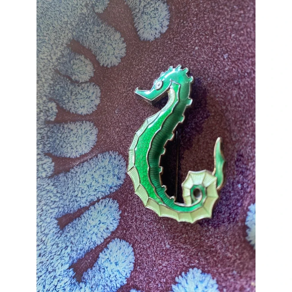 DAVID ANDERSEN Norway 925 Sterling Gilt & Enamel Seahorse Brooch Green Authentic